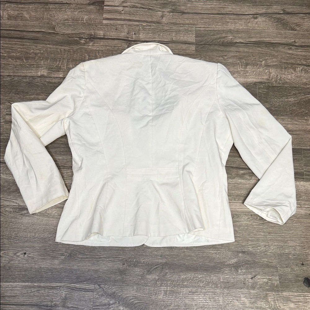 EMILY 
Chic Cream Women's Blazer - Picture 8 of 8